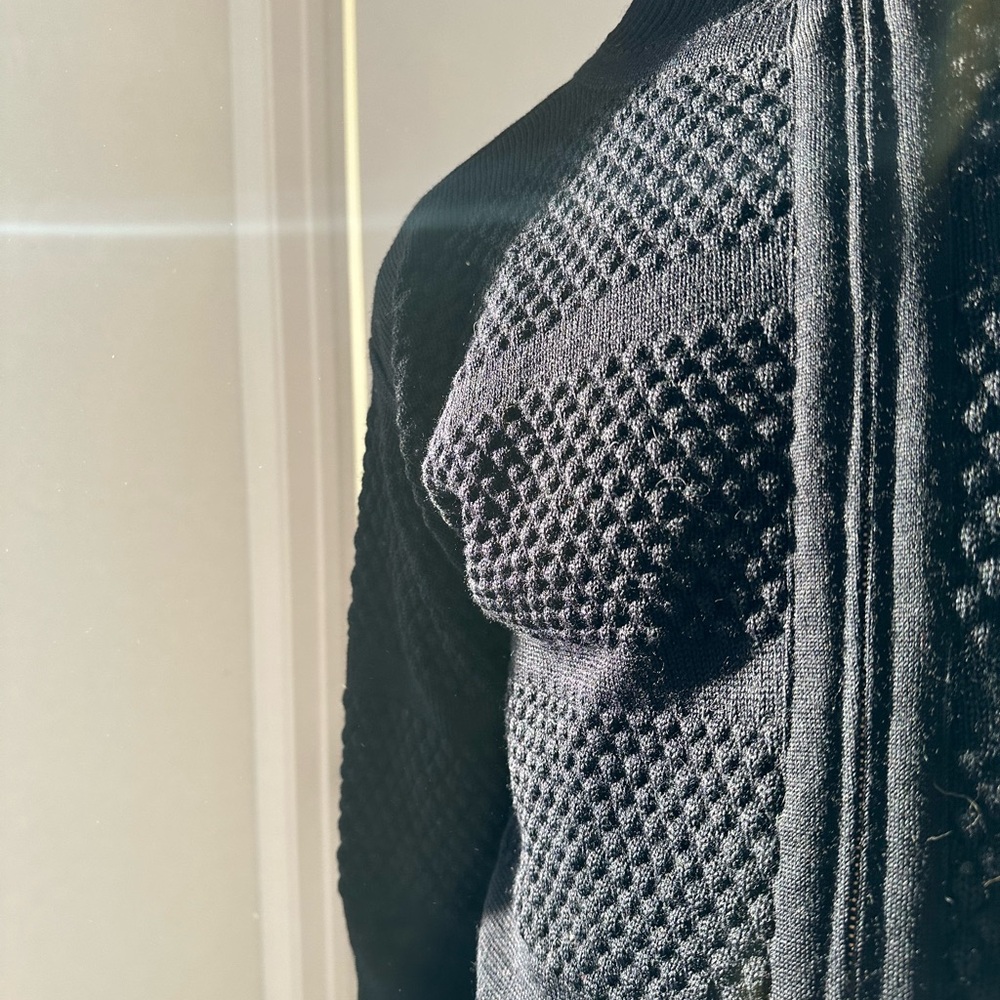 S.N.S Herning cardigan
100% wool sweater in dark blue
Made in Denmark